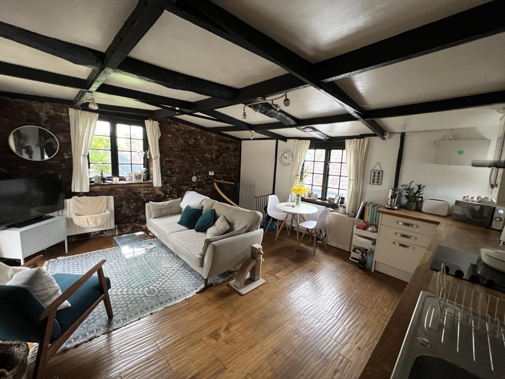 Lot: 96 - SEMI-DETACHED COTTAGE IN VILLAGE LOCATION -